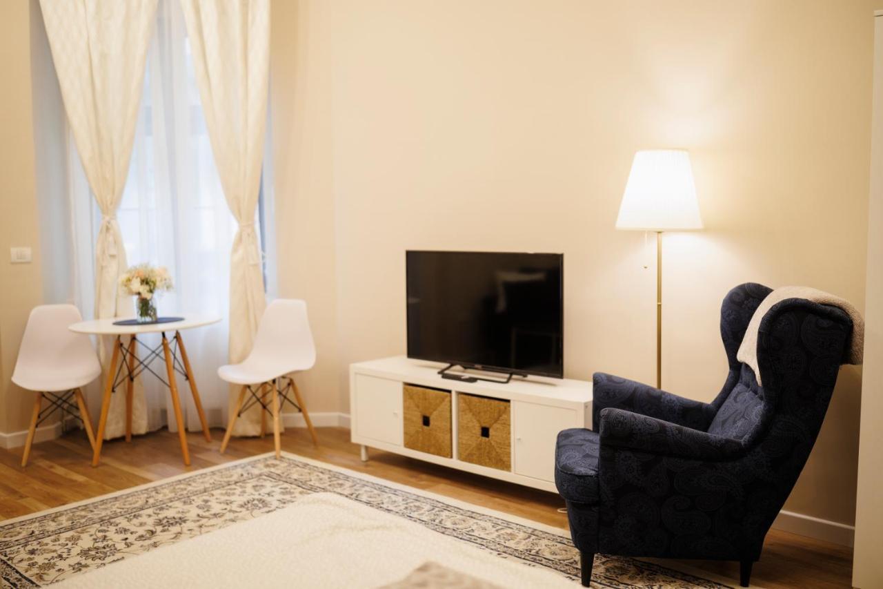 Jolie Flat In The Heart Of The City Тімішоара Екстер'єр фото